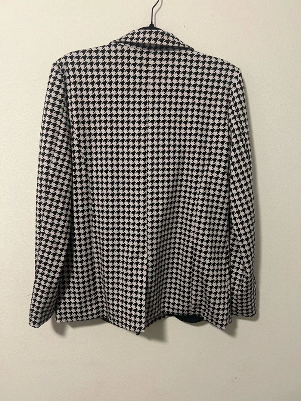 Marled Black & White Houndstooth Jacket - Picture 2 of 3